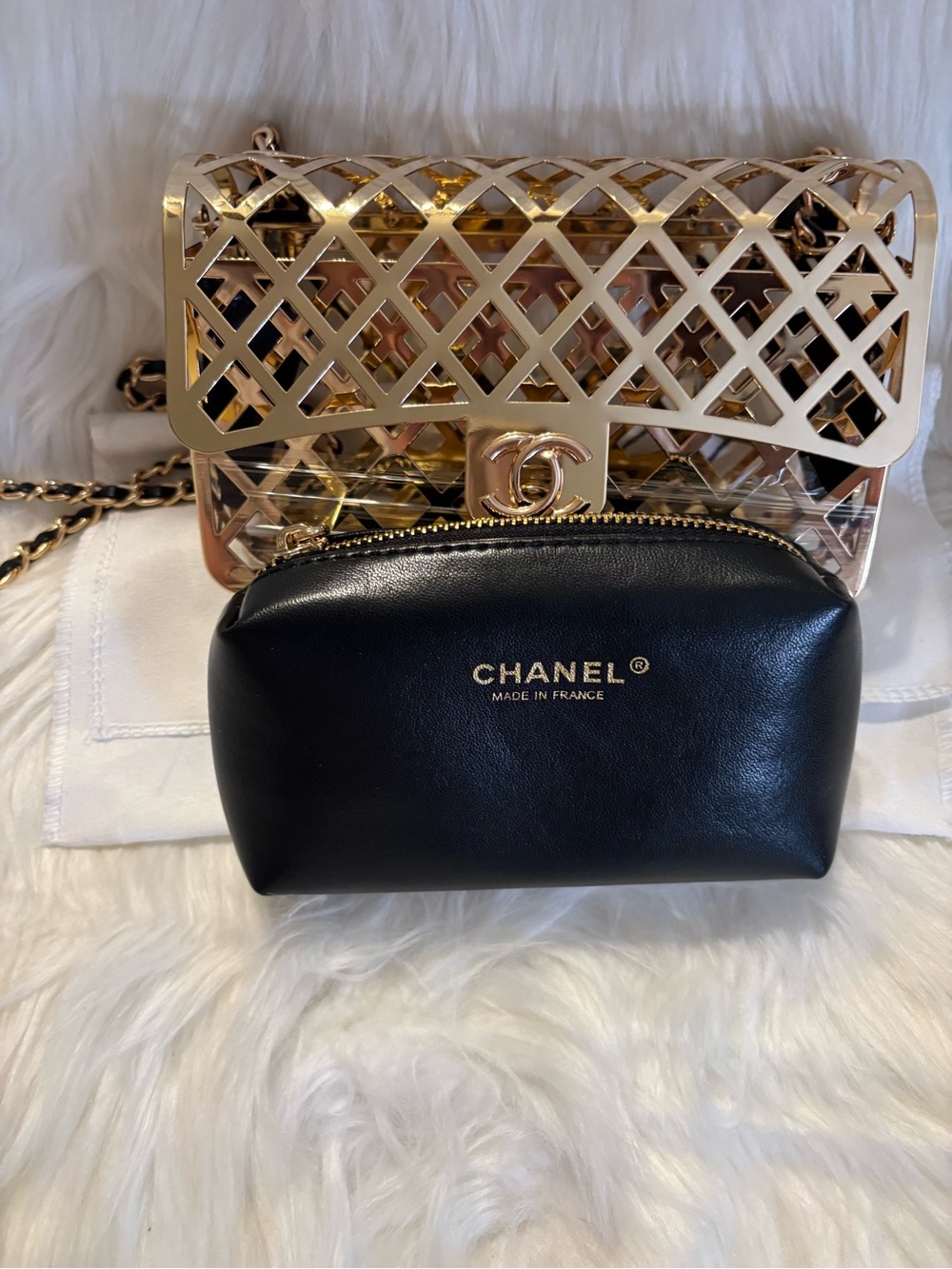 Fashionable Lattice Style Shoulder/Crossbody Bag with Pouch - Picture 10 of 13